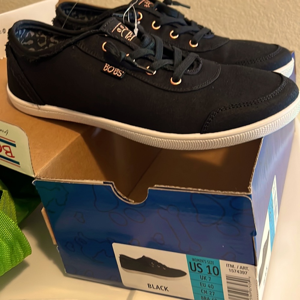 Skechers BOBS woman’s size 10 slip on shoes